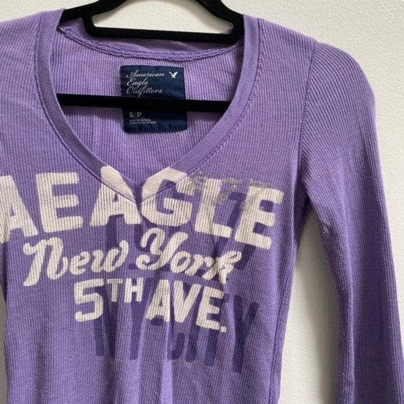 AEO Purple Graphic Tee - Picture 3 of 3